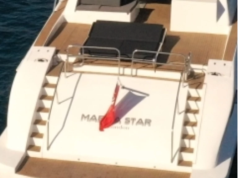 Luxury Yacht to hire Milazzo at the best price