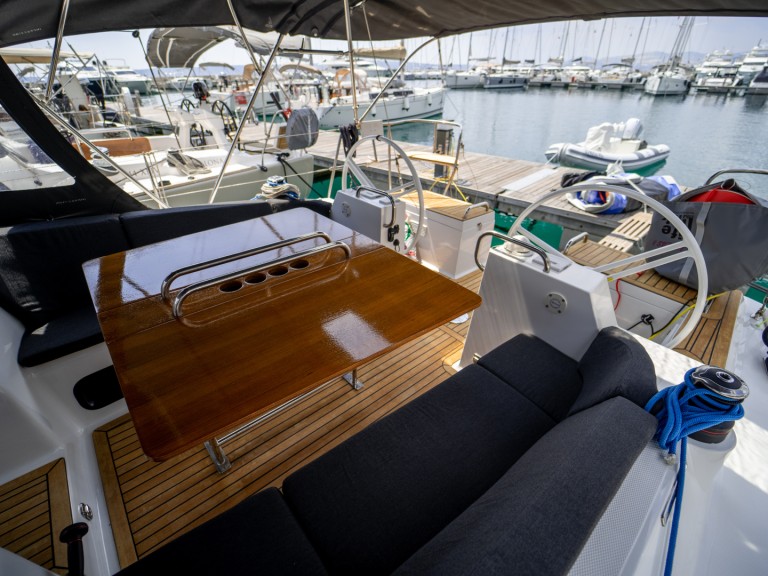 Hire Sailboat with or without skipper Elan Pula