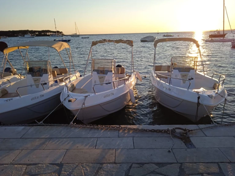 Yacht charter Porto Cesareo - Salento marine Elite 19 on SamBoat