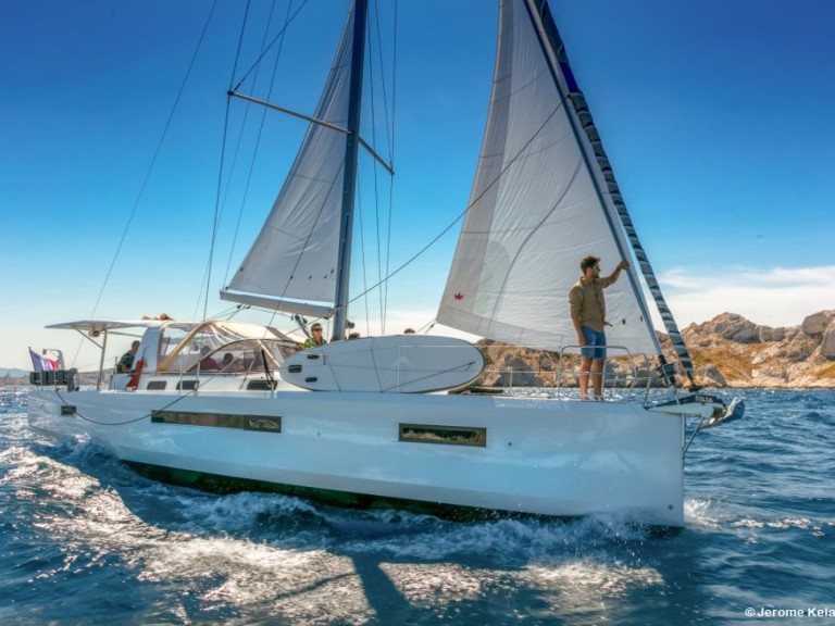 Hire Sailboat with or without skipper Jeanneau Olbia