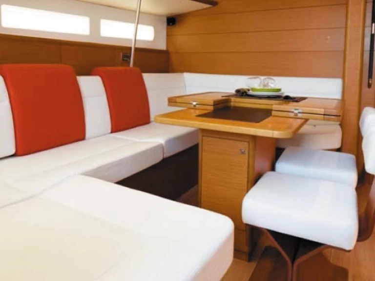 Hire a Jeanneau Sun Odyssey 469 Saint-Mandrier-sur-Mer