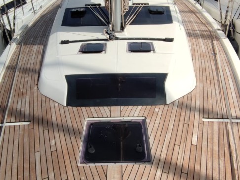 Charter a Dufour Dufour 430 Grand Large in Ajaccio on Samboat