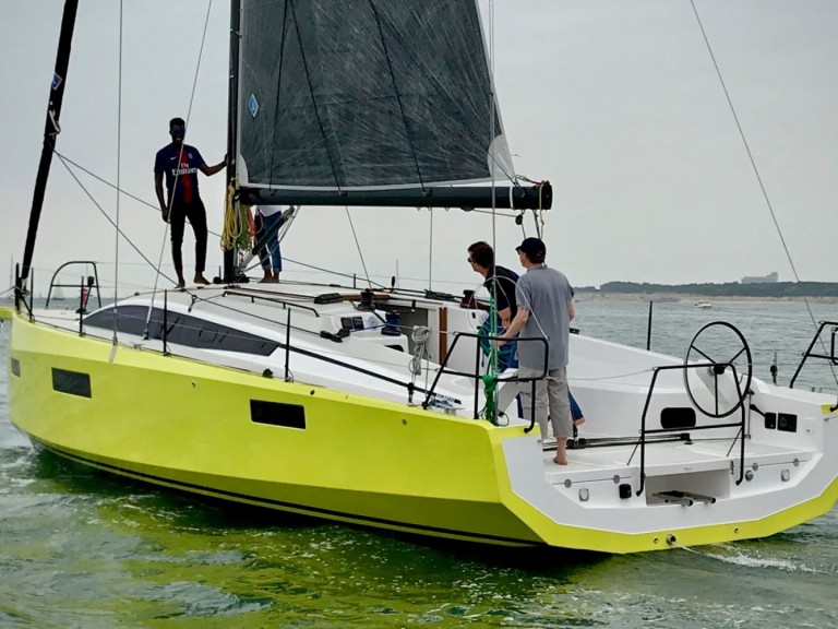 Hire Sailboat with or without skipper Bavaria Lorient