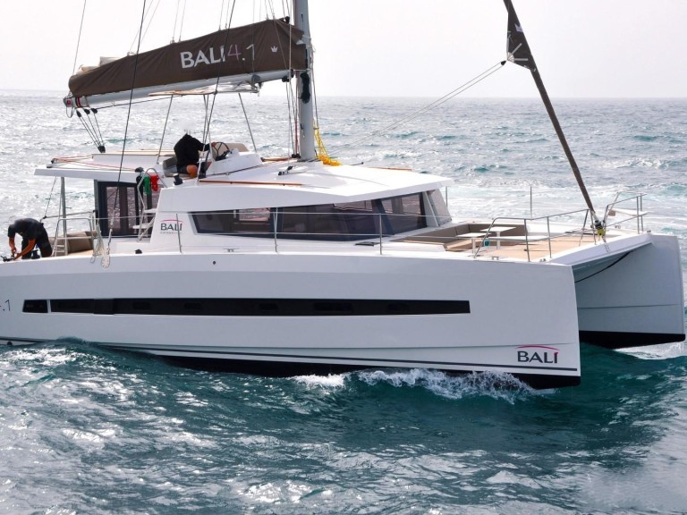 Hire Catamaran Bali with a boat licence