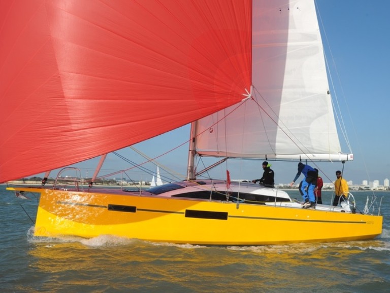 RM RM 1070 charter bareboat or skippered in  La Trinité-sur-Mer