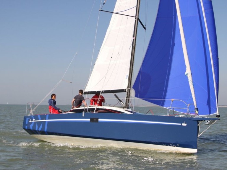 Sailboat to hire La Trinité-sur-Mer at the best price