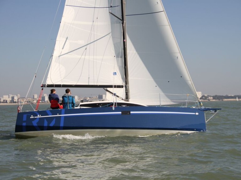 Yacht hire La Trinité-sur-Mer cheap RM 890 BIQUILLE