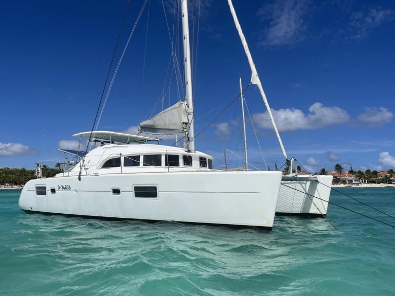 Catamaran hire in La Trinité-sur-Mer - Bénéteau Lagoon 380