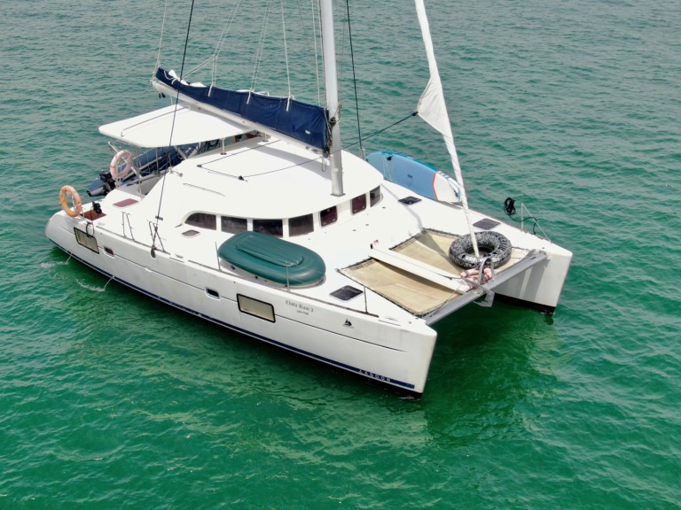 Hire Catamaran with or without skipper Bénéteau La Trinité-sur-Mer
