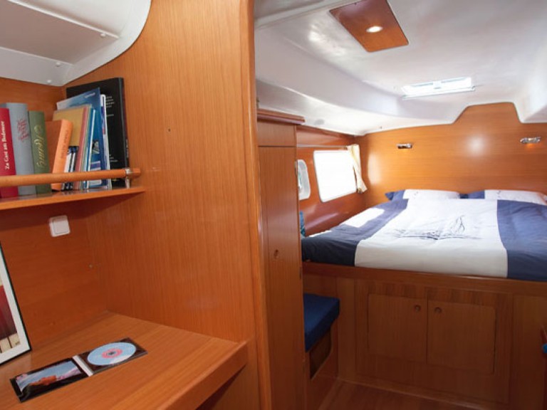 Hire Catamaran Bénéteau with a boat licence