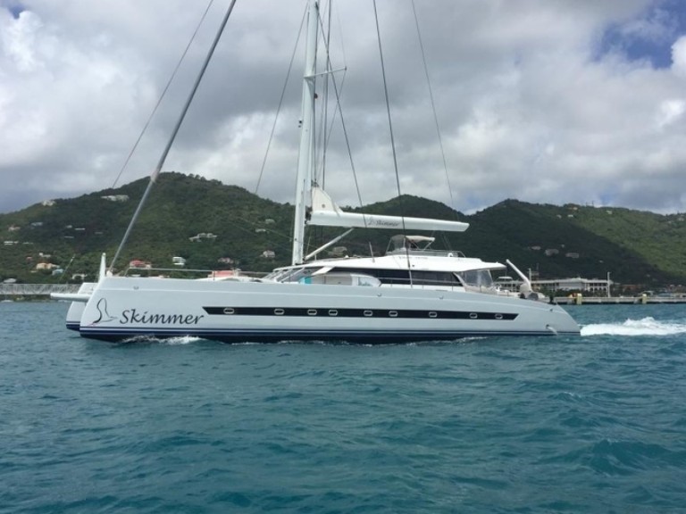 Charter a Balance Catamarans Balance 760F in Alimos on Samboat