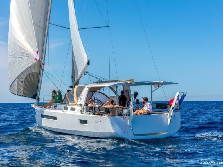 Hire Sailboat with or without skipper Jeanneau Saint-Mandrier-sur-Mer