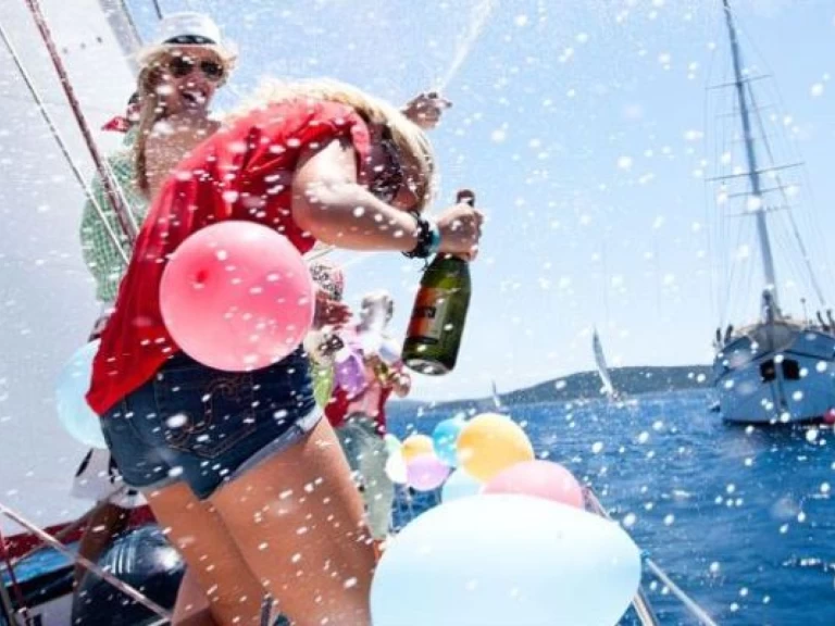 Motorboat to hire Ognina - Picanello - Barriera - Canalicchio at the best price