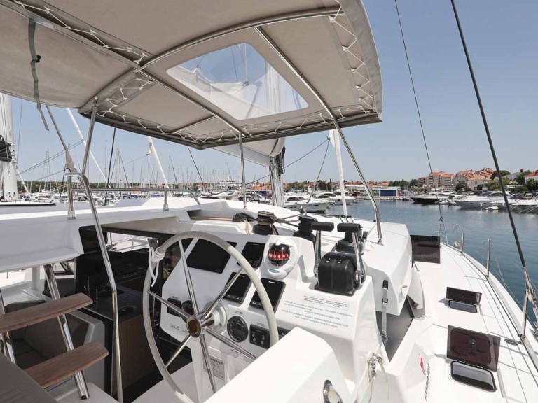 Hire Catamaran Fountaine Pajot with a boat licence