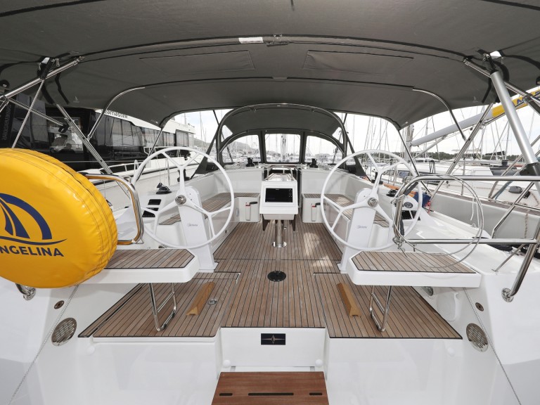 Hire Sailboat Bavaria with a boat licence