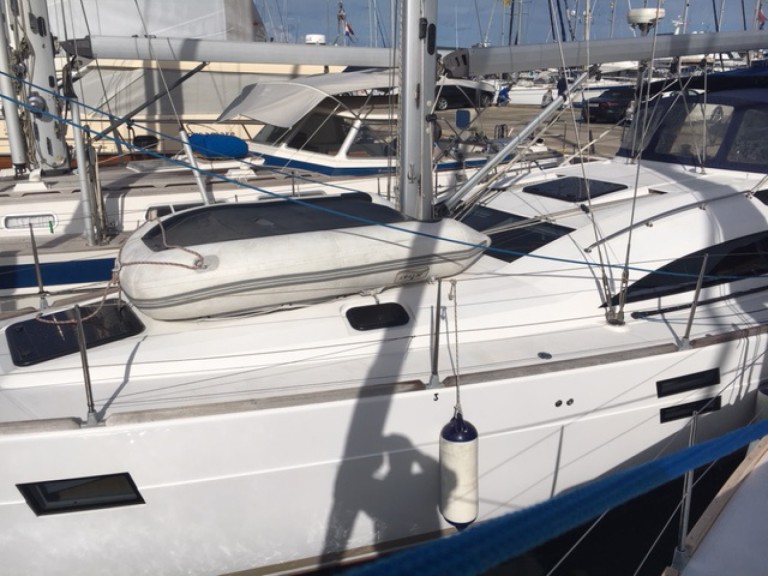 Hire Sailboat Elan with a boat licence