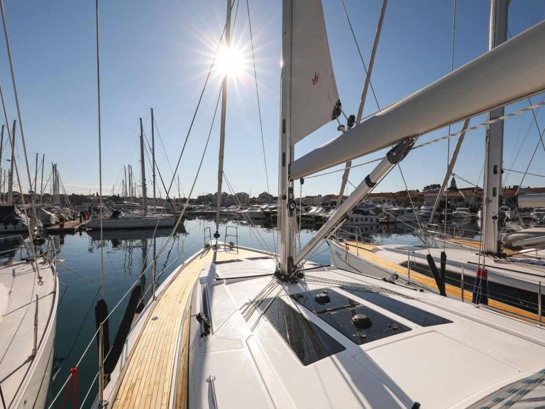 Hire a Bavaria Bavaria C46 Biograd na Moru