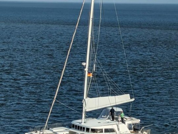 Hire Catamaran Lagoon with a boat licence