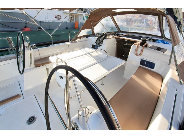 Sailboat to hire Marina del Sur at the best price