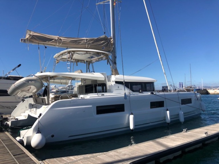 Yacht hire Palma de Mallorca cheap Lagoon 46