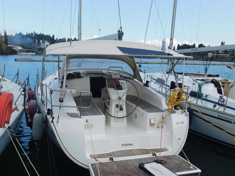 Yacht hire Gouvia cheap Cruiser 36