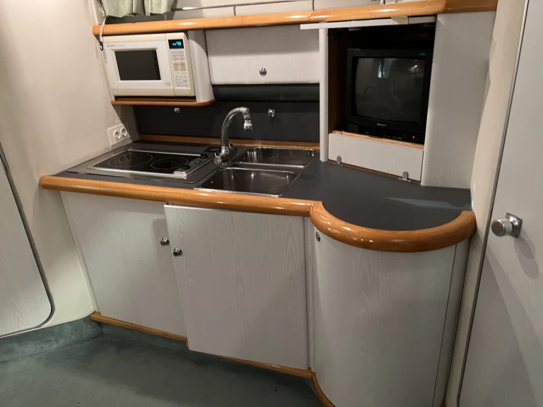 Yacht charter Portovenere - Sealine Sealine S 37 on SamBoat