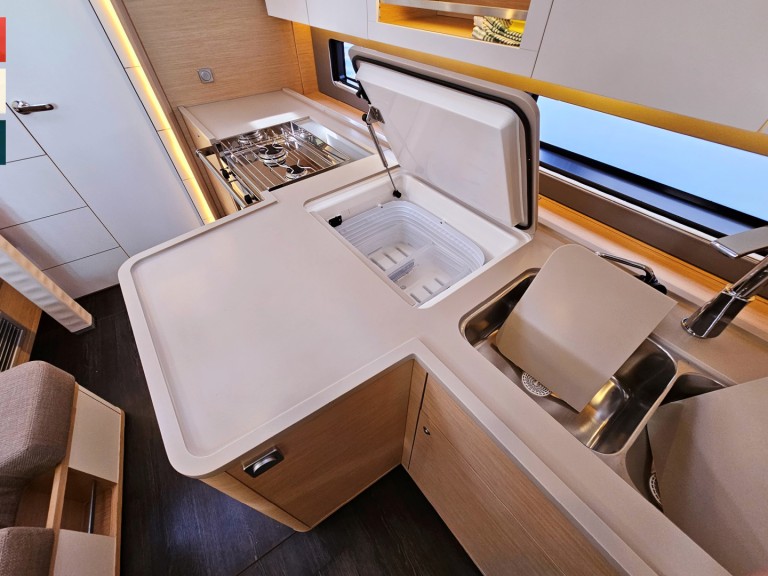 Sailboat to hire Rogoznica at the best price