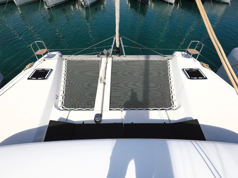 Charter a Lagoon Lagoon 42 in Sukošan on Samboat