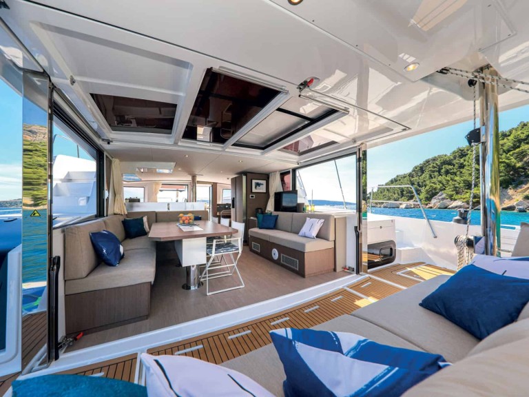 Hire a BALI 4.6 NUMERO 2 BALI 4.6 NUMERO 2 Le Marin
