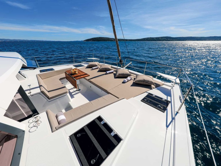 Yacht hire Le Marin cheap BALI 4.6 NUMERO 2