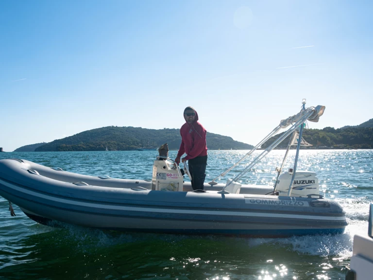 Hire a Gommorizzo Gommorizzo 510 Cala Bona