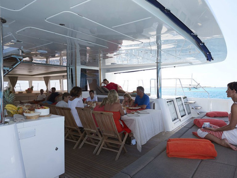 Catamaran hire in Ajaccio - Lagoon Lagoon 620