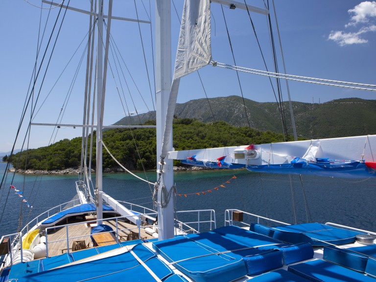 Hire a  Gulet Artemis Salamina