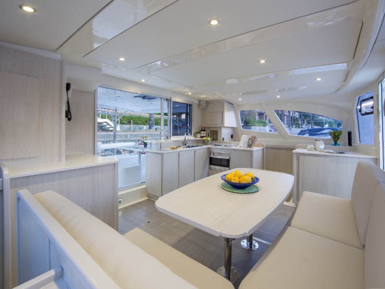 Charter a Leopard Leopard 44 in Adaköy on Samboat