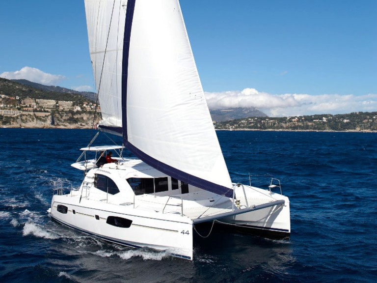 Hire Catamaran Leopard with a boat licence