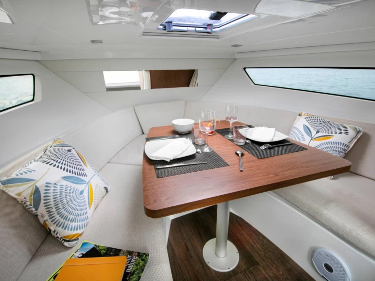 Yacht charter Port du Lavandou - Jeanneau Cap Camarat 9.0 WA on SamBoat