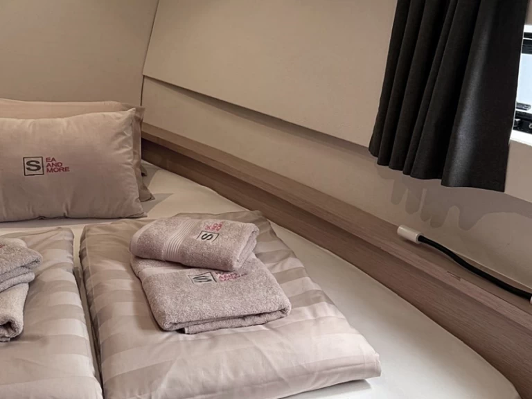 Charter a Fountaine Pajot Fountaine Pajot MY 37 in Rogoznica on Samboat