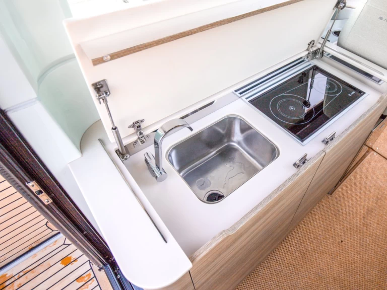 Yacht hire Opatija cheap Saxdor 320 GTC