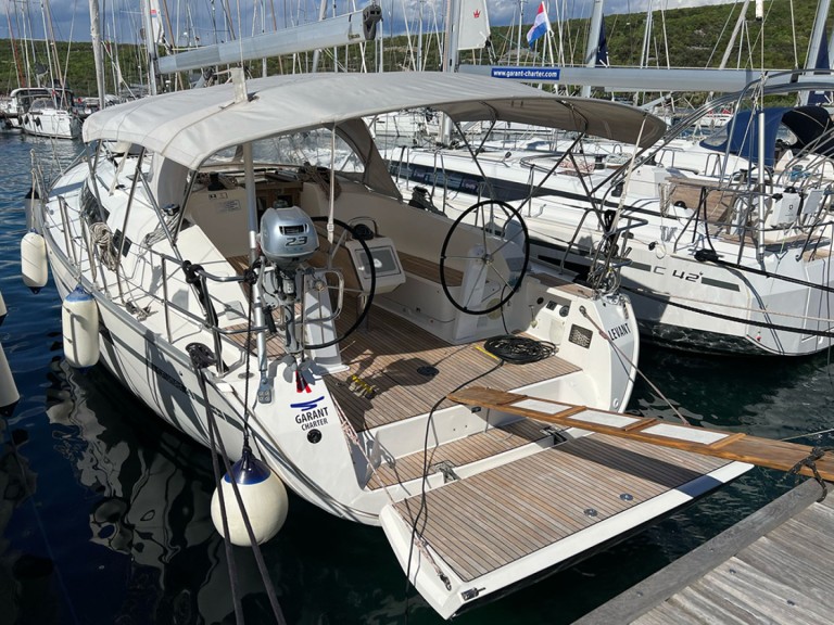 Hire Sailboat Bavaria with a boat licence