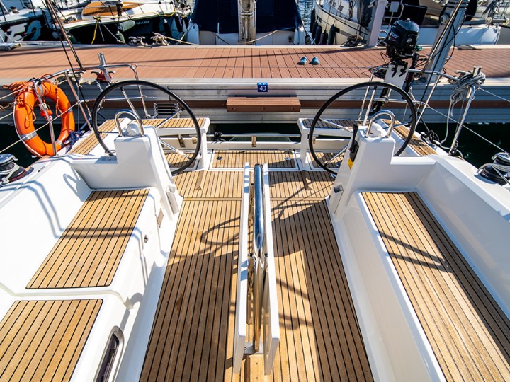 Bénéteau Oceanis 381 charter bareboat or skippered in  Mataró