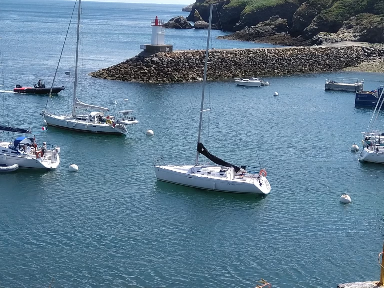 Hire Sailboat with or without skipper Bénéteau Lorient