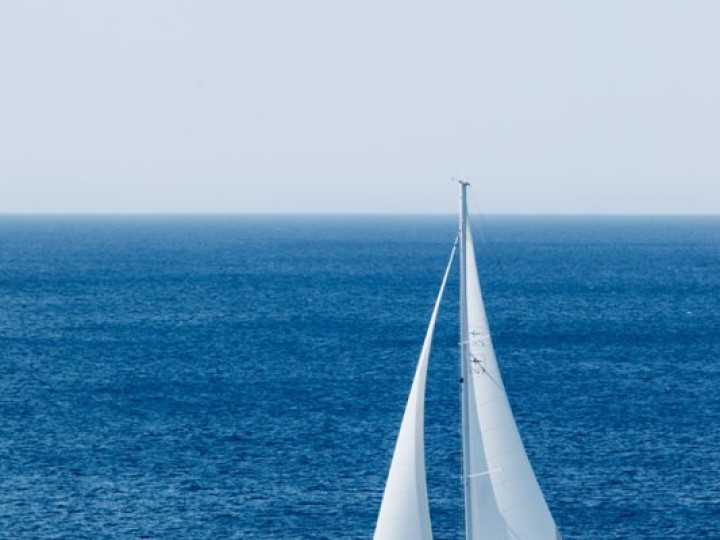 Hire Sailboat Bavaria with a boat licence