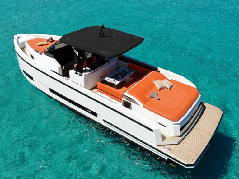 Motorboat hire in Ibiza Town - De Antonio d36