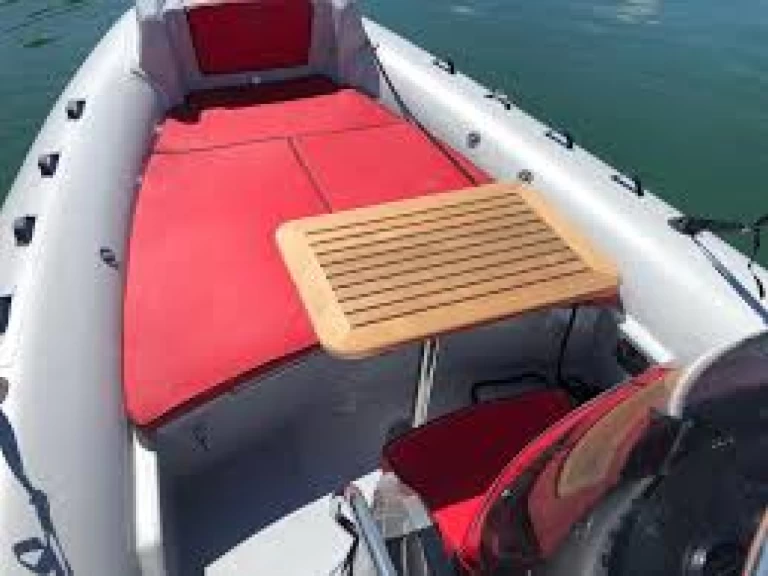 RIB hire in Marseille - Prua al vento Thor 7 