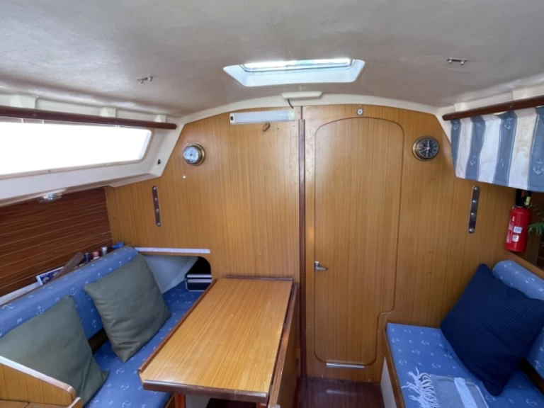 Charter a Dufour Dufour 2008 in Marseille on Samboat