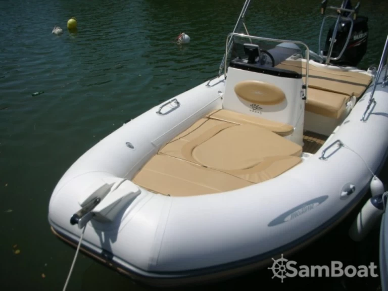 Yacht hire La Grande-Motte cheap Medline 650