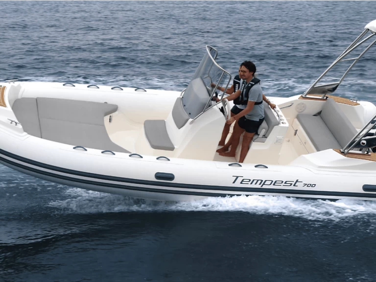 Hire RIB Capelli with a boat licence