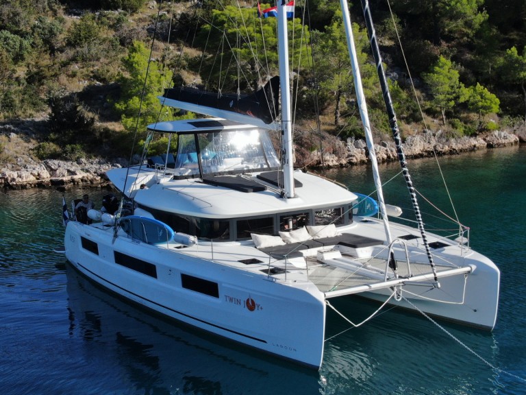 Hire Catamaran with or without skipper Lagoon Rogoznica