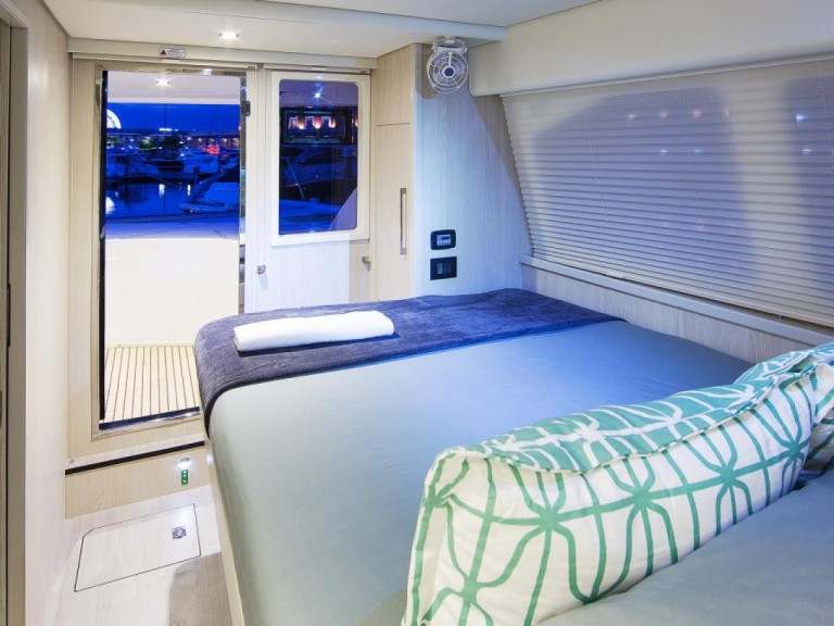 Yacht hire Road Town cheap Leopard 58
