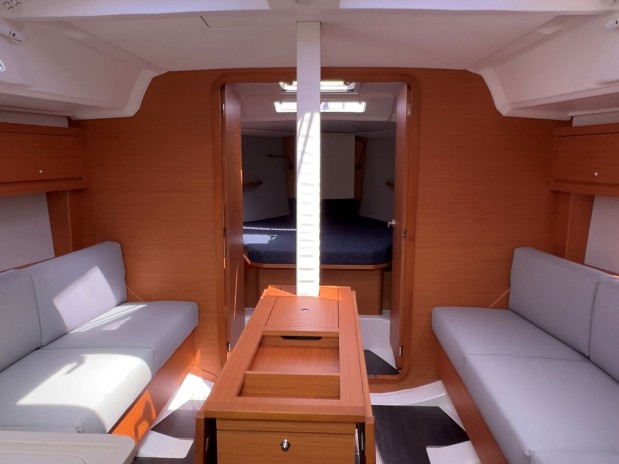 Yacht charter Capo d'Orlando - Dufour Dufour 37 on SamBoat